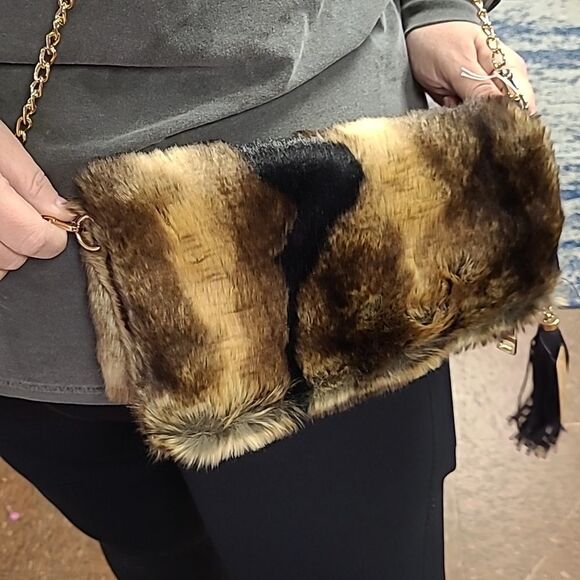 Hello 3 am Bengal faux fur convertible crossover - Picture 5 of 9